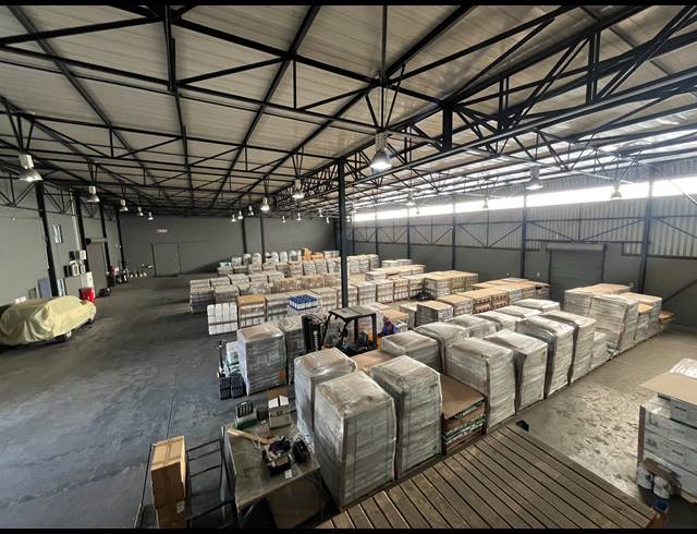 1,551M² WAREHOUSE TO LET IN SPARTAN
